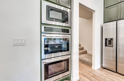 Edmond House | Modern Marvel in West Edmond: Luxury Living Redefined!