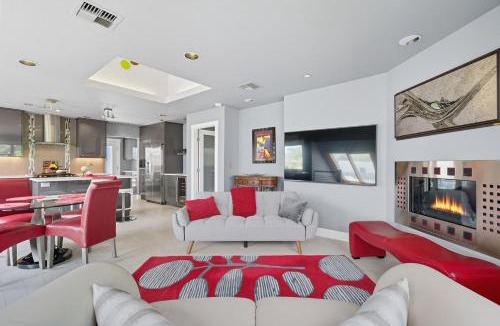Hough House | Modern Upper Level Duplex DT Vancouver