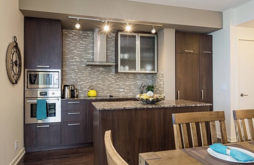 Toronto Entertainment District Condo | Modern Waterfront 3BR Escape with Free Parking