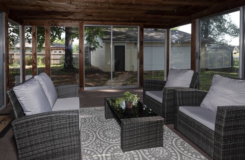 Springfield House | Morningside Retreat, Downtown Springfield