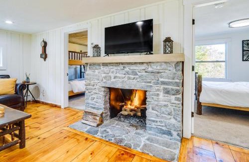 Wardsboro House | 'Mount Pine' Summer Escape Near the Green Mtns!