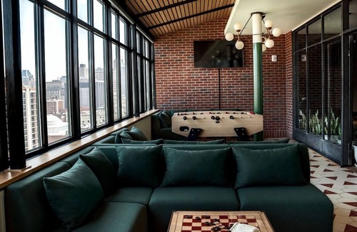 Mount Vernon Hotel | Mount Vernon Gem: Boutique Rooms & Rooftop Views - Heart of Baltimore
