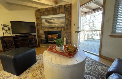 Mount Ida Cottage | Mountain Harbor two bedroom Lodge cottage by RedAwning