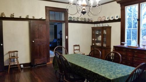 Front Royal Bed & Breakfast | Mountain Home Bed & Breakfast