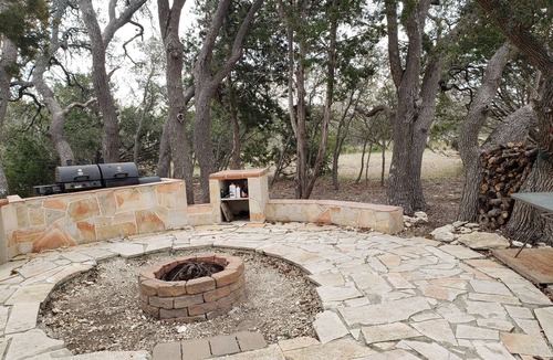 Mountain Home House | Mountain Home Ranchette sits on approx 6 acres with wildlife, flowers n Oaks