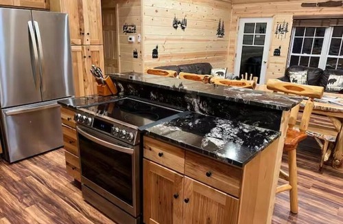Cabins House | Mountain Magic Cabin, Moutan View/Private/3BR/2Bath/Pets Friendly.