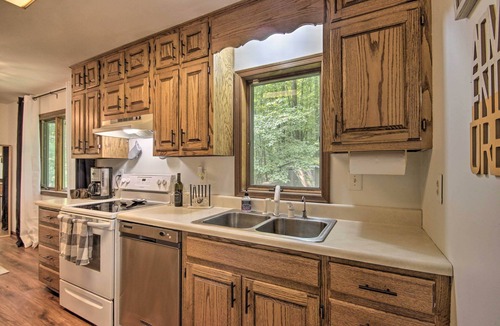 Fort Valley House | ‘Mountain Town Adventures’ Home w/Fire Pit!