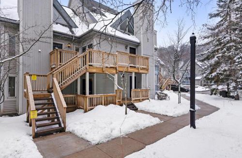 Craigleith Apartment | Mountainside Escape Ski-In-Out Pool Shuttle