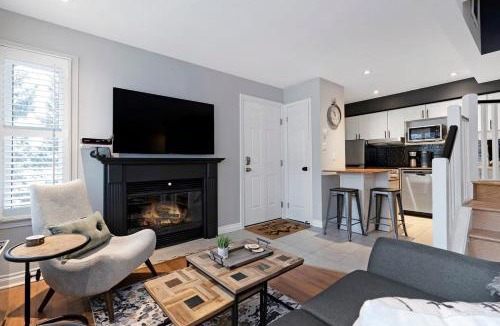 Craigleith Apartment | Mountainside Escape Ski-In-Out Pool Shuttle