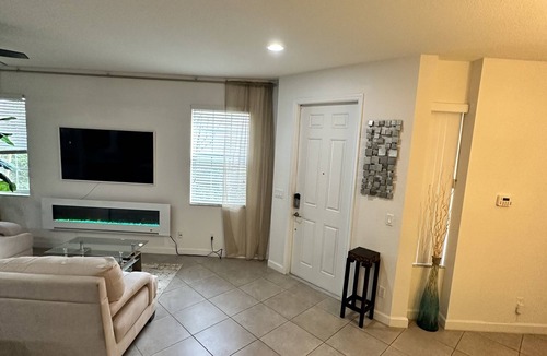 Hunt Club House | Move-in ready townhouse in sought-after Charleston Commons gated community.