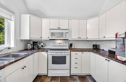 Ashfield-Colborne-Wawanosh Cottage | My Lake Paradise Lakefront Hottub