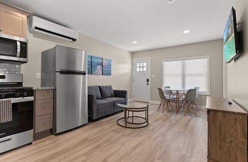 Hampton Apartment | N St. Waves | Steps to Beach | Fully Renovated