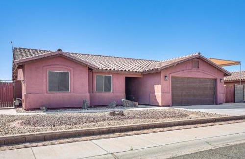 Mesa Del Sol House | Near Golf Courses: Poolside Paradise in Yuma!