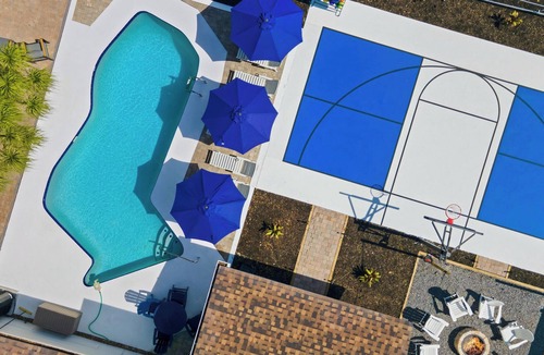 Seminole House | Neon Tropics - Indoor Mini Golf, Pickleball, Pool