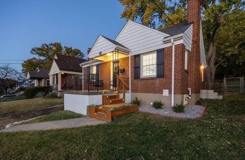 Golf Manor House | New 4bed, Fire Pit, Deck, Coffee Bar