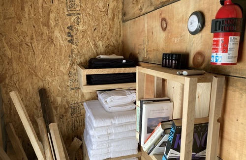 Woolwich Cabin | New Cozy Cabin on the Water with Sauna Access!