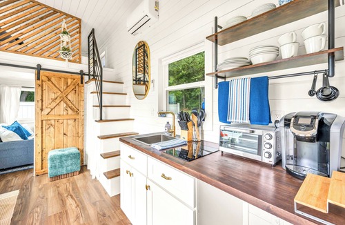 Cromwell Cottage | New England Tiny Home Experience: Coffee & More!