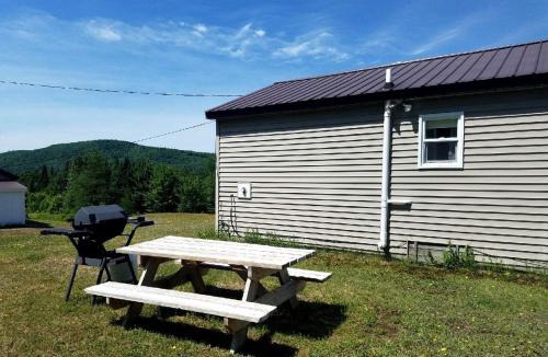 Stewartstown House | New Hampshire Cabin near Pittsburg, Ideal for a Vacation in Nature