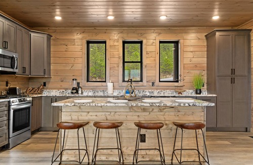 Walland Cabin | New! Indoor Pool, Secluded, Unreal Views, Game Rm!