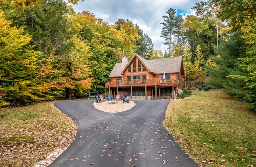 Intervale Cabin | New listing - Beautiful Spacious Custom Log Cabin.
