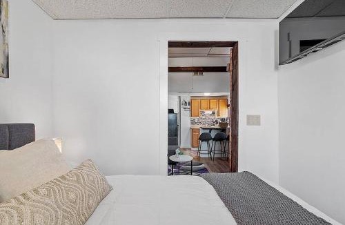 Laconia Apartment | NEW! Lovely unit w/PRIVATE Hot Tub and patio!