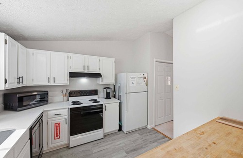 Manassas House | NEW! Manassas Comfort Cozy 3BR Family Home