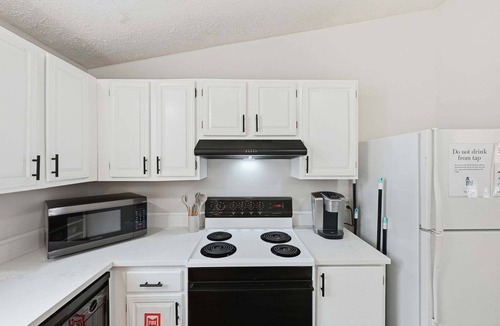 Manassas House | NEW! Manassas Comfort Cozy 3BR Family Home