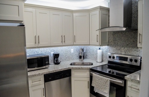 Cutler Bay House | New Miami Townhouse On Lake SU For Families 3Bd, 1Bth, 5 Per