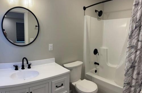 Bangor House | New Modern 3 br 2 bth Walking Trails shopping