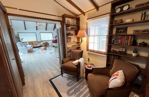 Chester Gap House | New - Modern Mountain Retreat w/Hot tub and view!