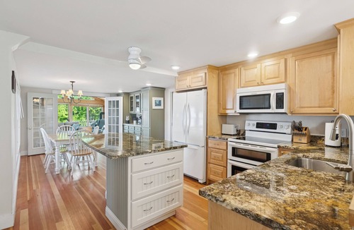 Pine Point House | New Photos! Large 4-bedroom House Close to Beach with Ample Outdoor Space!