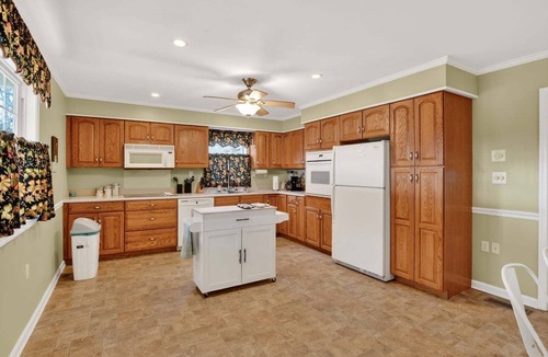 Salisbury House | NEW! Relaxing 3BR Retreat Home Near Ocean City