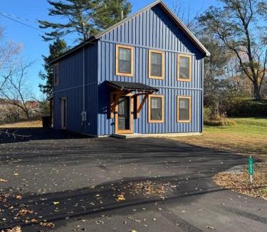 Brewer House | New Riverside Fire Pit 3BR 2.5 bath