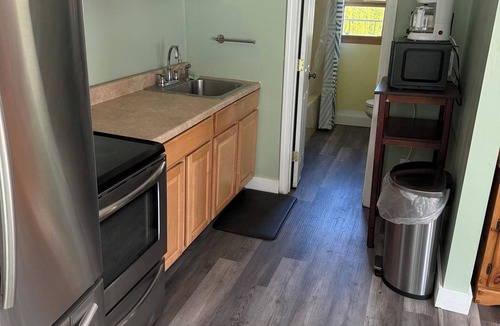 Hampton Cottage | New to VRBO! Charming 2 bedroom cottage just steps from the beach!