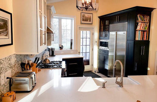 Great Barrington House | NEWLY REMODELED 3 BEDROOM COUNTRY CASTLE