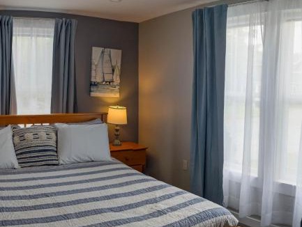 Ellsworth Apartment | Newly Renovated Acadia Apartment Mple Street