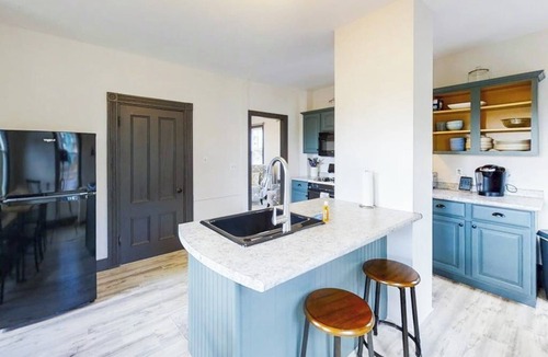 Boothbay Harbor House | Newly Renovated Haven w/Deck, Walk to Shops, Dining & Marina, Pet friendly