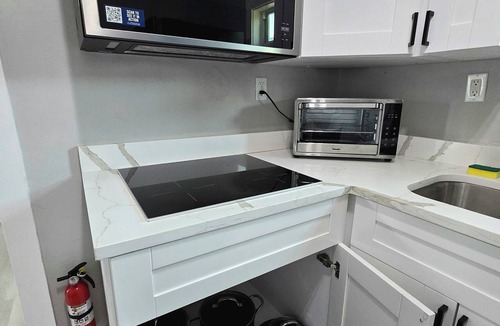 Pinewood Park Apartment | Newly renovated modern apartment near the ocean and minutes from downtown WPB
