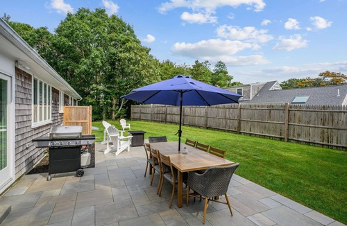 South Harwich House | Newly Updated Central AC Sunroom Great Yard
