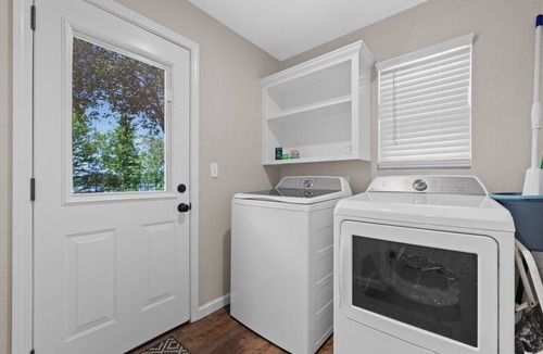 Russellville House | Nordin`s Lake House Newly Renovated, Peaceful Lakefront Hideaway on Delaware Bay, Sleeps 10
