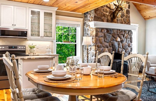 Norway Ski Chalet | Norway Chalet-Lake & Ski Retreat. Hot tub, game room & endless adventure