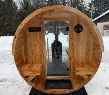 Saint-Mathieu-du-Parc Ski Chalet | Oasis thermal Mauricie Chalet NE Chic Shack