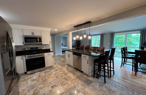 Brunswick Cottage | Ocean Front 3-bedroom home w/2 large decks w/water views in Brunswick w/WiFi