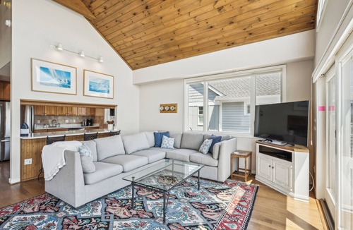 Bethany Beach House | OCEAN FRONT! 5 Bedrooms 5 bathrooms, private beach! OFF SEASON 4 NIGHT MINI WEEKS AVAILABLE