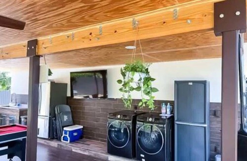 Edgewood House | Ocean Pearl Estate 3BR 2BA W/Pool