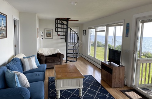 Narragansett House | Oceanfront Beach House in Narragansett, RI