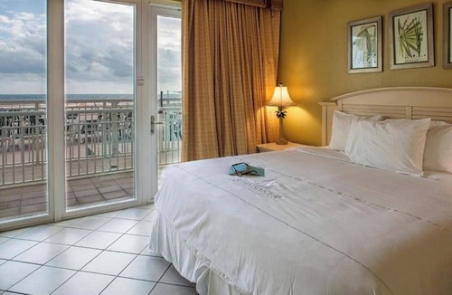 Ormond Beach Hotel | Oceanfront Escape w/Full Kitchen, Balcony & Easy Access to Daytona Fun