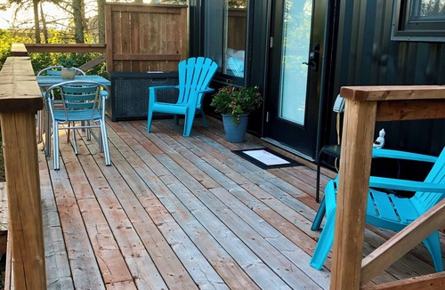 Shemogue Cabin | Oceanfront Seacan · Private Beach, Perfect for Two