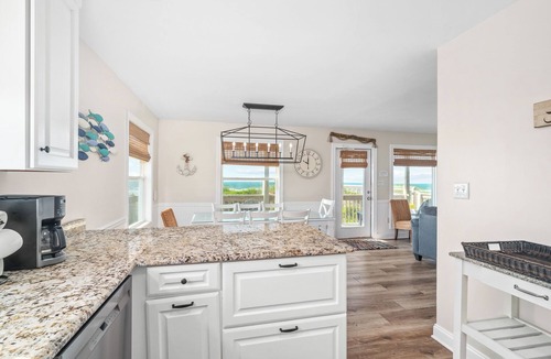 Emerald Isle Cottage | Oceanfront Updated 5BR Duplex. Dog friendly!