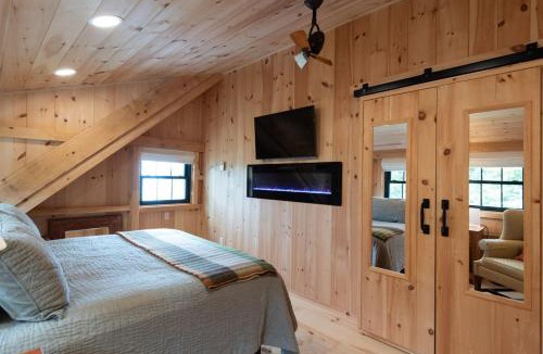 Steuben House | Oceanview Barnhouse Retreat with Hot Tub